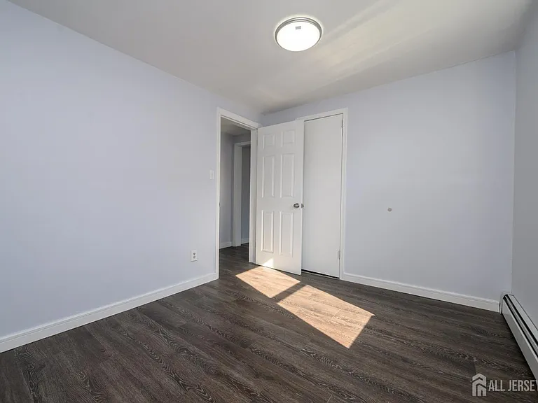 74 Albert St — Photo 14