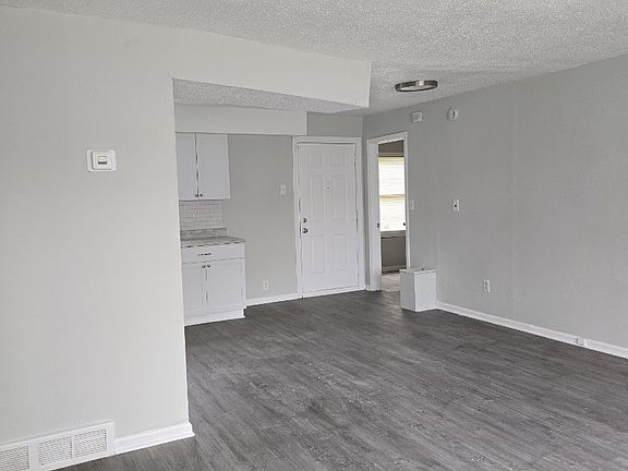 4th image of 8016 Wabash Ave