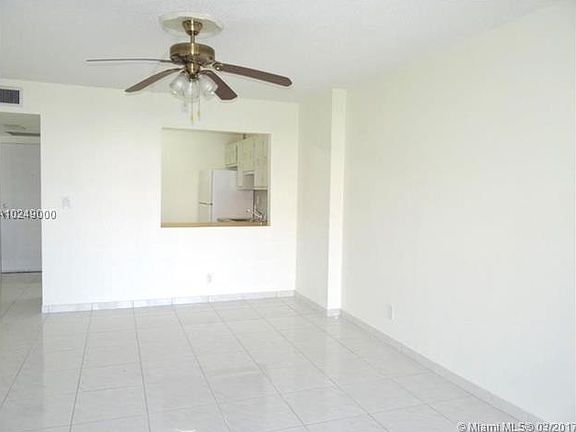 2nd image of 100 Bayview Dr APT 330