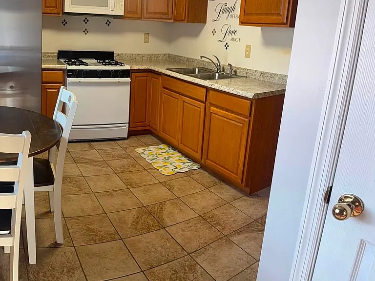 605 Hambley Blvd #B — Photo 14