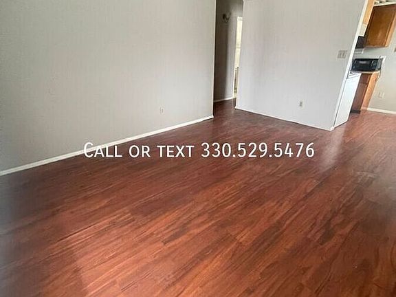 4th image of 871 Bryant Ave