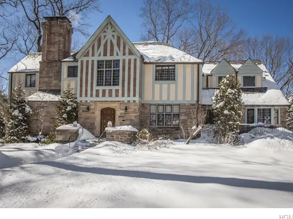 36 Beech Tree Ln, Pelham, NY 10803
