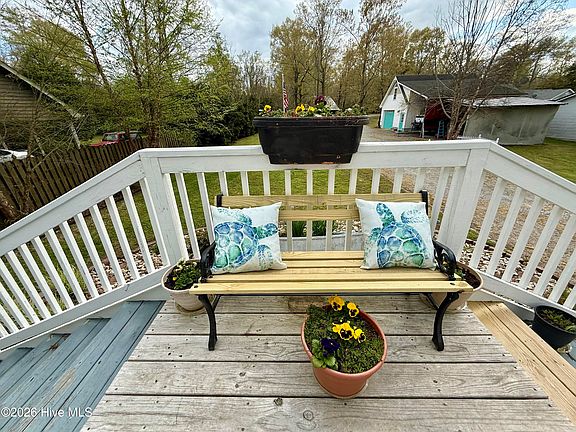 4th image of 380 Beech Bay Road