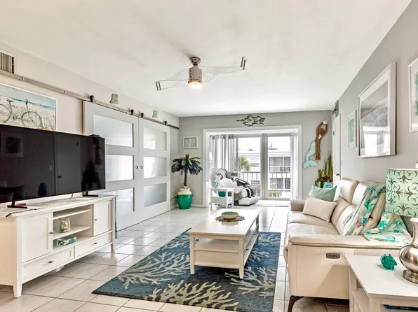6447 Bay Club Drive #4, Fort Lauderdale, FL 33308