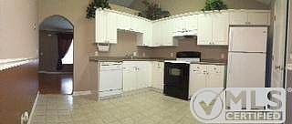4th image of 512 Country Village Dr