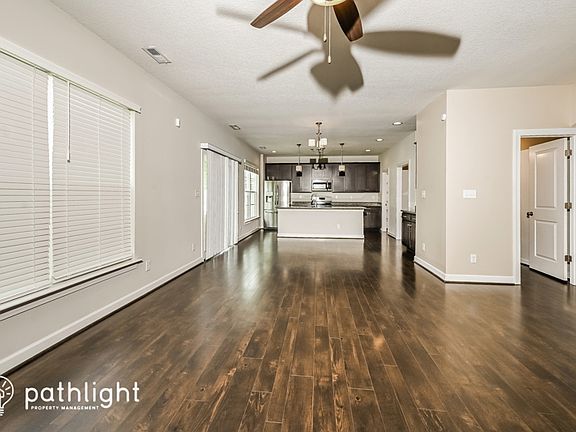 3rd image of 225 Courtney Ln