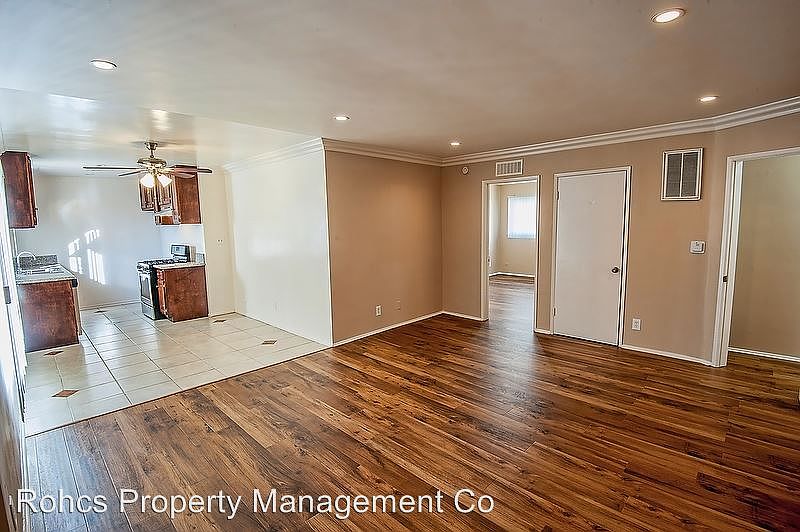 2nd image of 1439 S Point View St APT 05