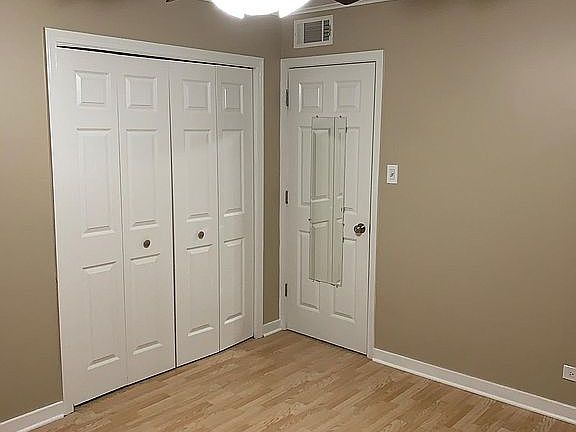 4th image of 204 E Hawthorne Blvd
