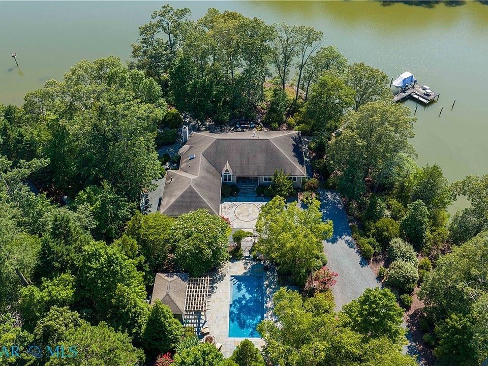 1st image of 82 Waterford Ct