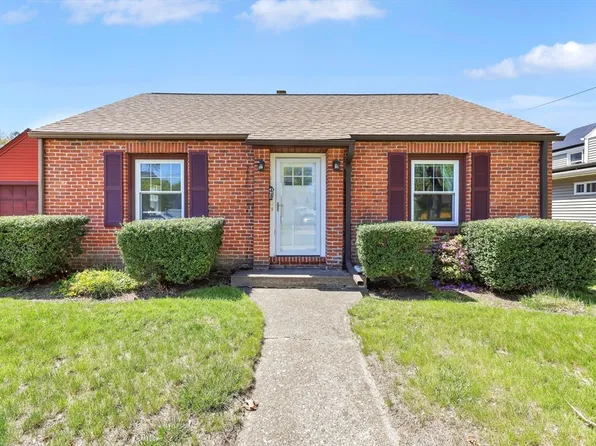 48 Oregon St, Springfield, MA 01118