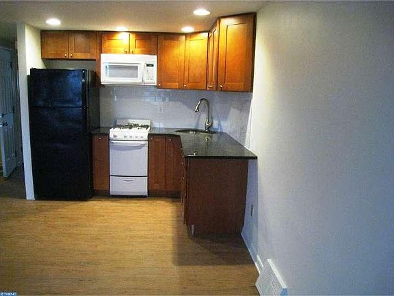 2nd image of 1035 Beech Ave