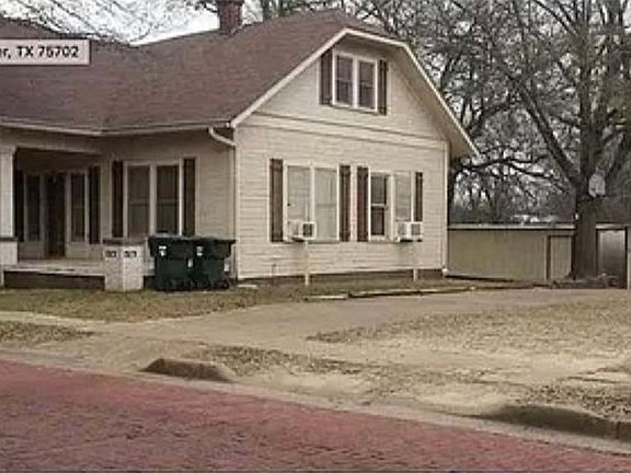 3rd image of 921 N Spring Ave