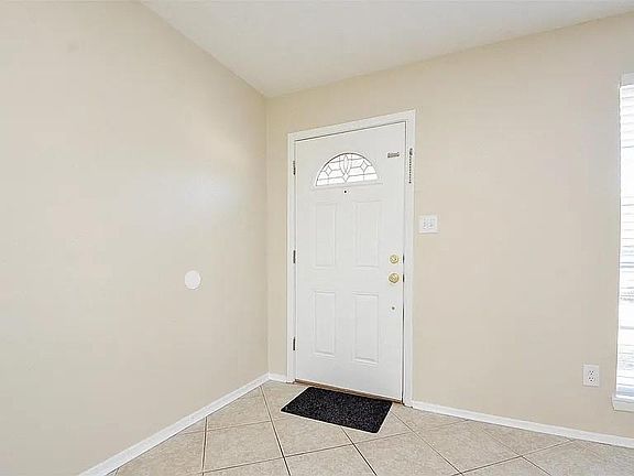 3rd image of 10119 Leawood Blvd