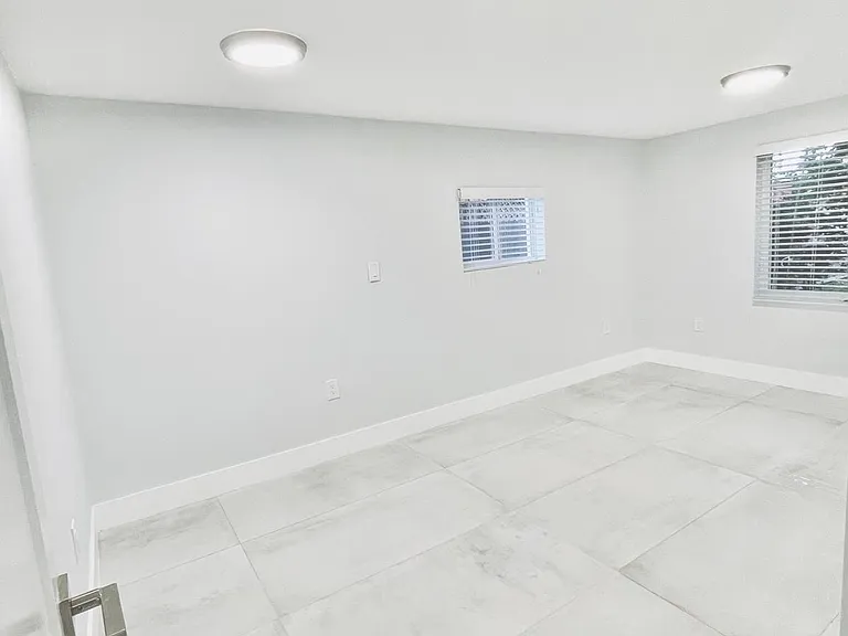 400 NW 48th St — Photo 21