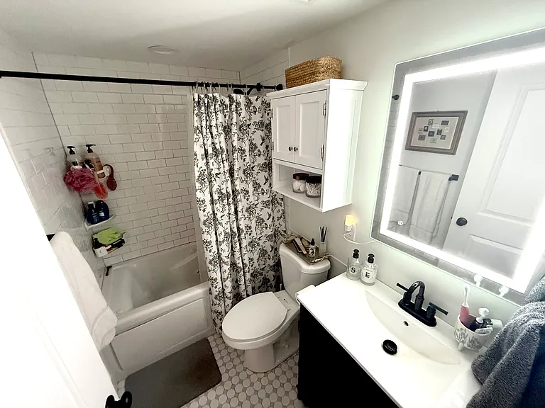 1832 S Mole St — Photo 10