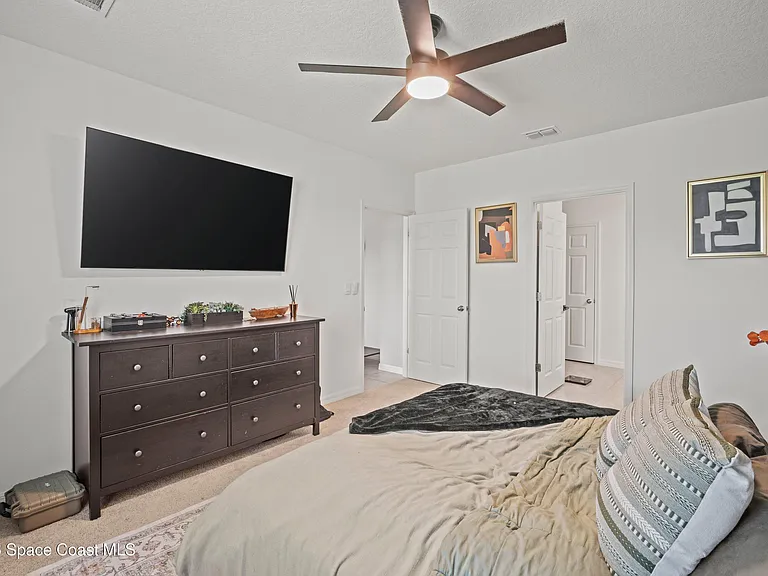 1148 Casey Ave — Photo 16