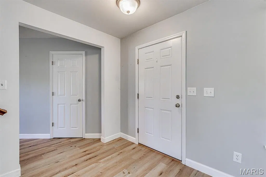 3 bed, 2.5 bath, 1728 sqft, $2,400 — Photo 2