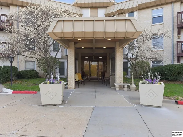 4000 S 56th St APT 385C, Lincoln, NE 68506
