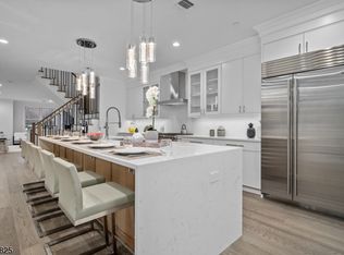 110 Mason Ct #3C, Haworth, NJ 07641