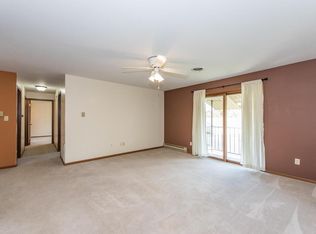 5631 70th St APT 201, Kenosha, WI 53142