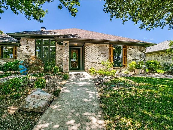 2nd image of 3229 Chimneyrock Dr