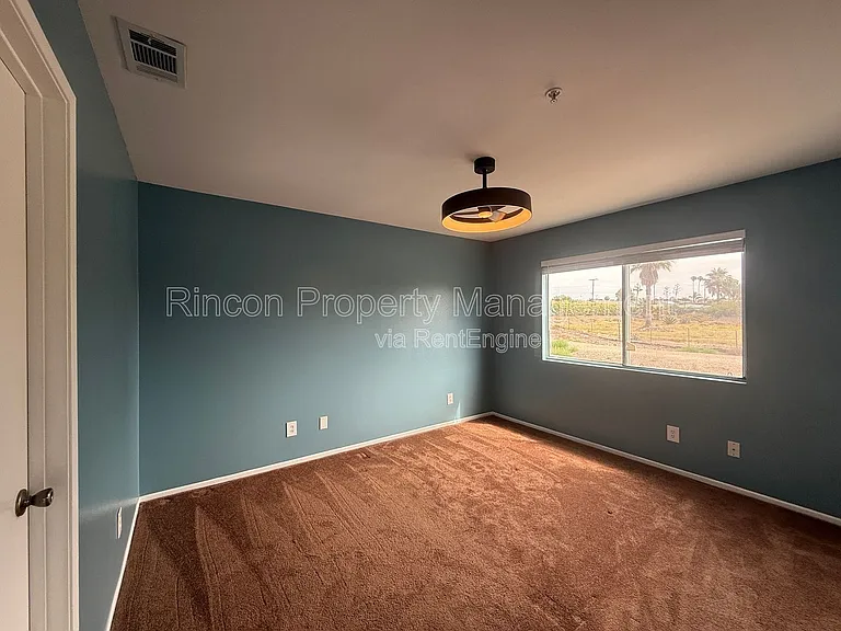 1540 Pyramid Ave — Photo 11