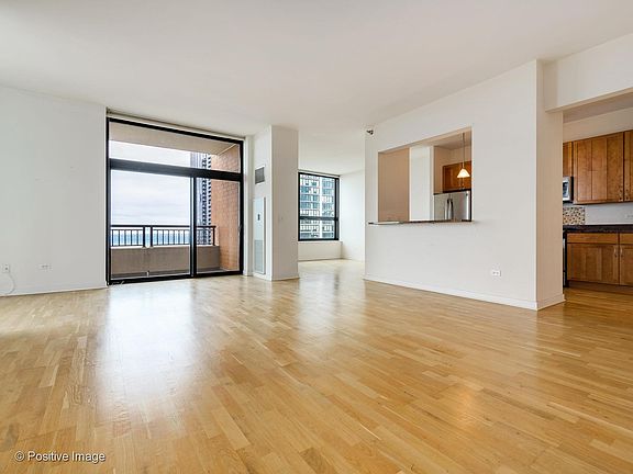 2nd image of 1160 S Michigan Ave APT 3207