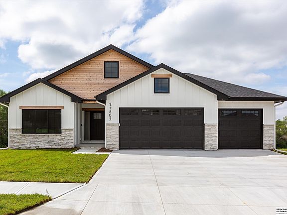 2nd image of 21805 Parkview Dr