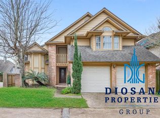 1666 Beaconshire Rd, Houston, TX 77077