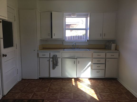 5th image of 150 Blackburn Blvd