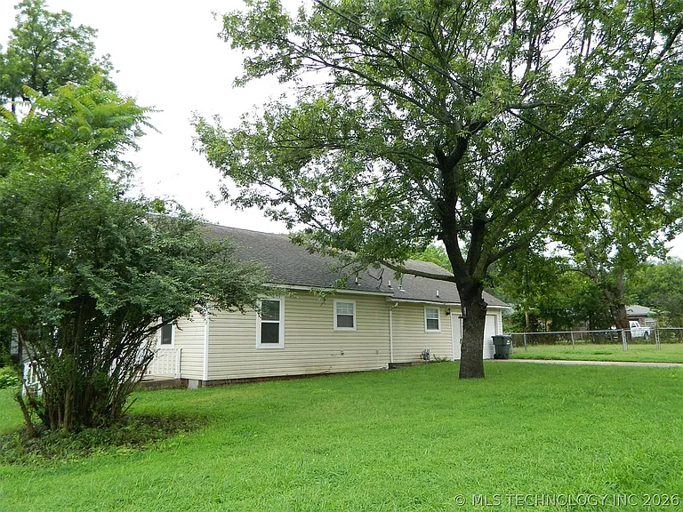 1302 W Exchange St — Photo 5