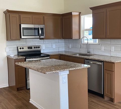 5th image of 1519 Sayle St