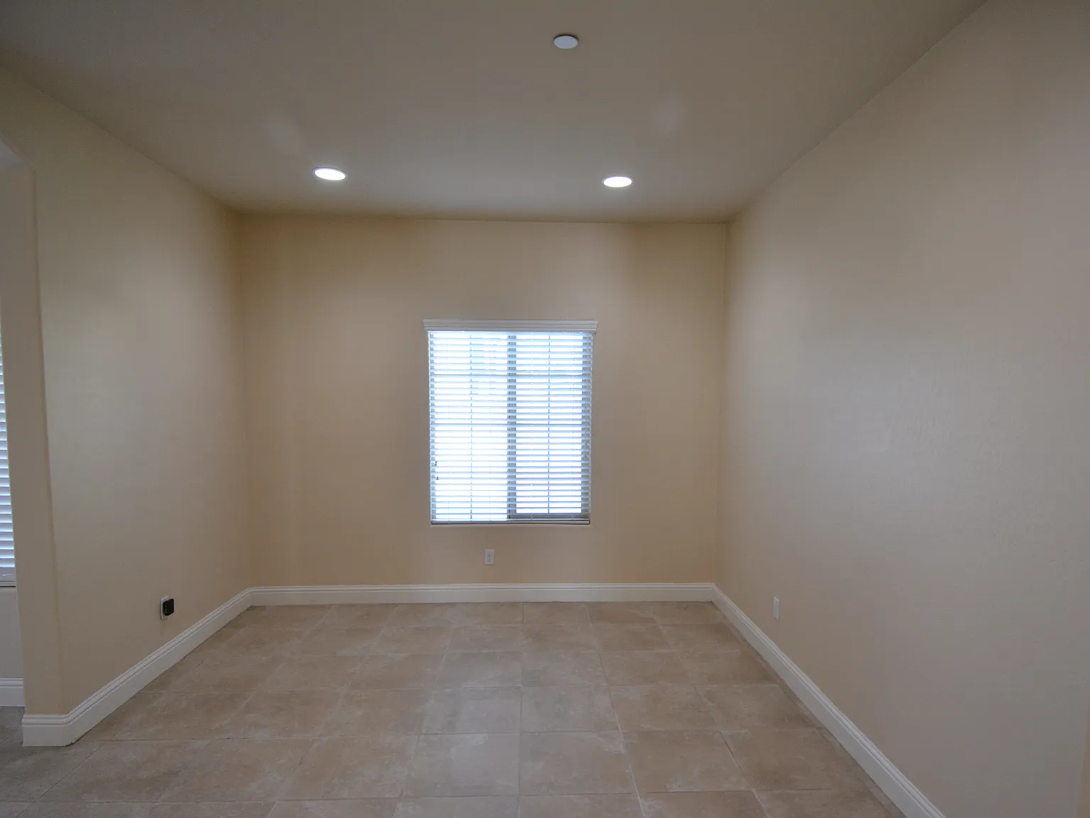4 bed, 3.5 bath, 2972 sqft, $3,500 — Photo 2