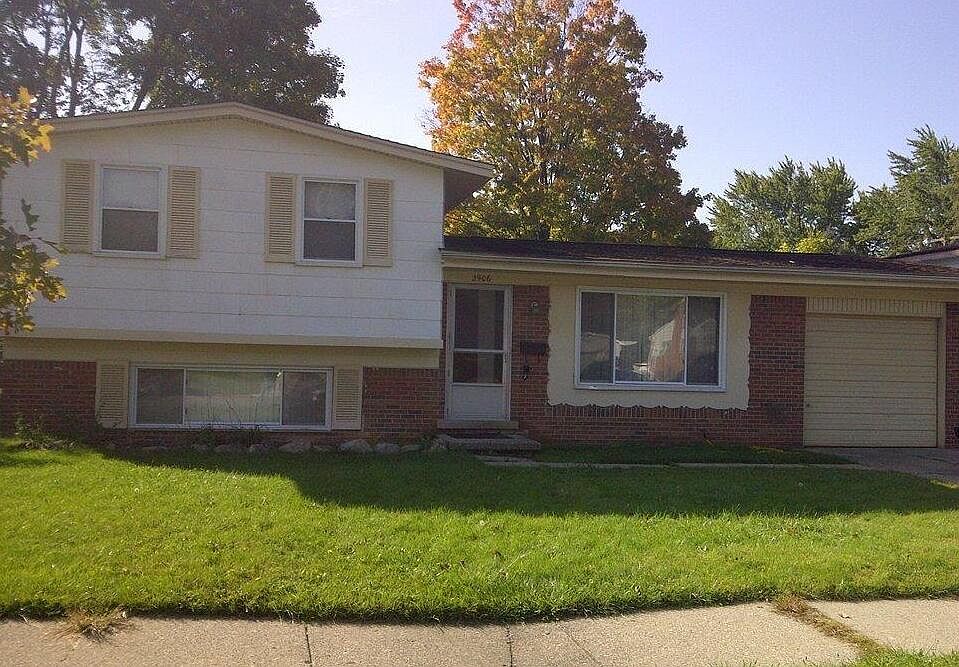 1st image of 2906 Marshall St