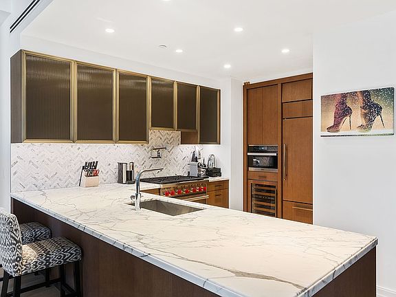 4th image of 100 Barclay St APT 15M
