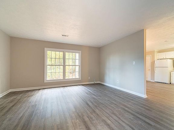 3rd image of 4441 Township Dr