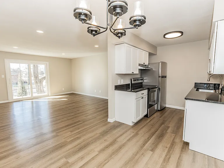 111 N Wisconsin Ave #1 — Photo 5