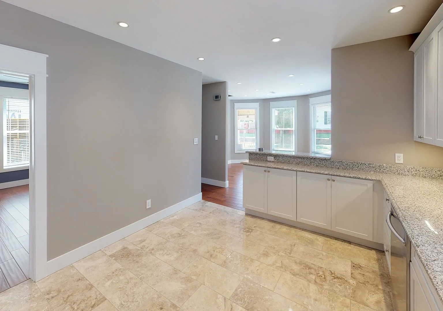 Waitlist for Aug2027Jul2028 Now Open! | 7BR/5BA in Fort Sanders | Near UTK — Photo 3