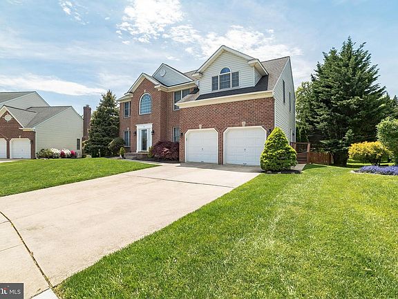 2nd image of 68 N Forest Dr