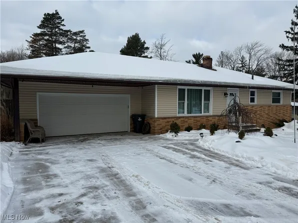 8030 Elmhurst Dr, Broadview Heights, OH 44147