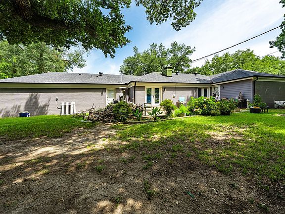 2nd image of 603 Mosley Dr