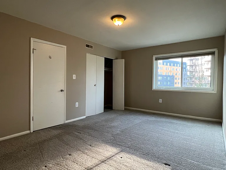 3300 S 28th St #401 — Photo 8