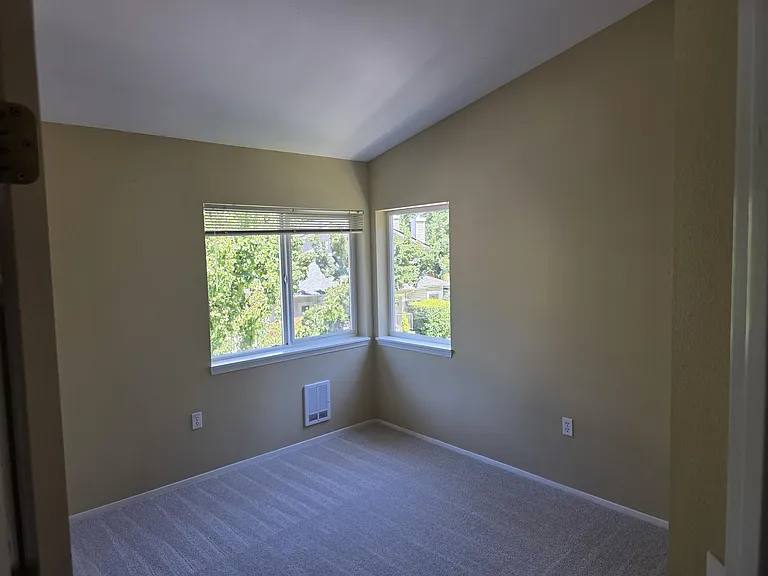 12539 NE 7th Pl #1 — Photo 12