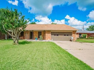 7 Shallowbrook St, Angleton, TX 77515