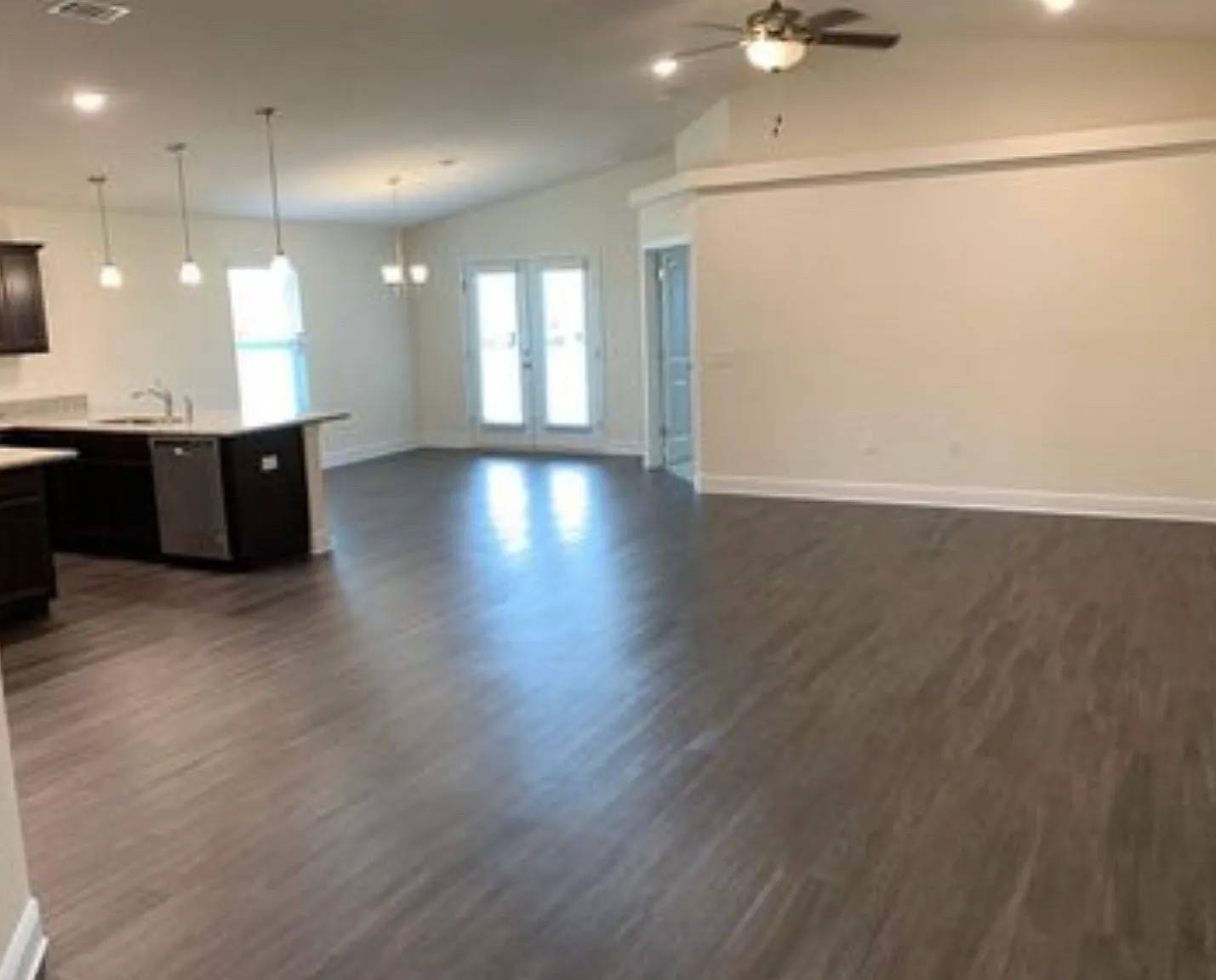 3 bed, 1821 sqft, $2,700 — Photo 2