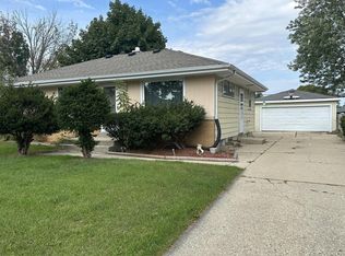 8718 W Winfield Ave, Milwaukee, WI 53225