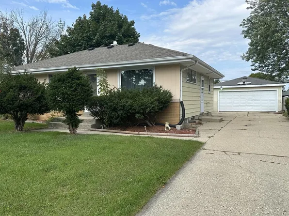 8718 West Winfield AVENUE, Milwaukee, WI 53225