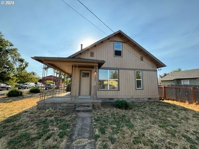 235 S 11th St, Cottage Grove, OR, 97424