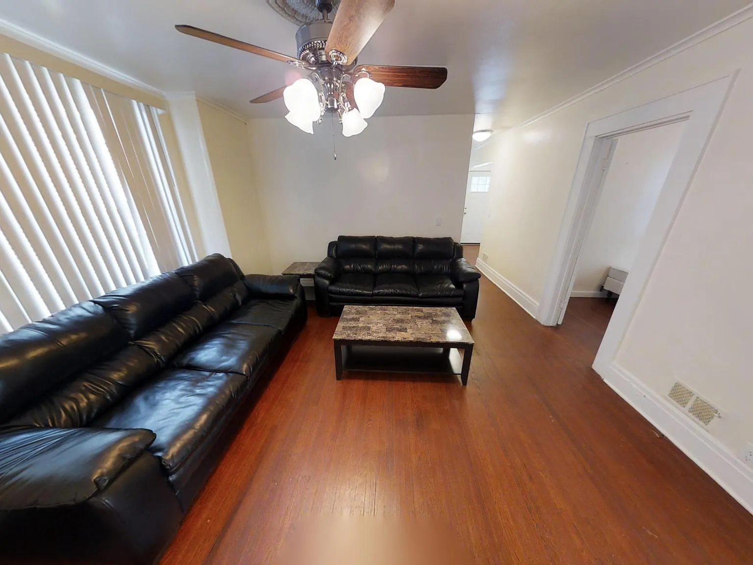 4 bed, $2,900 — Photo 4