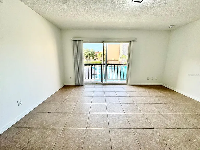 5820 N Church Ave #239 — Photo 6